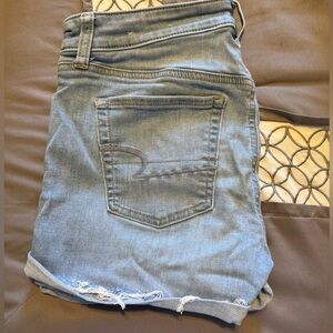 Women’s American Eagle Midi Shorts Size 6